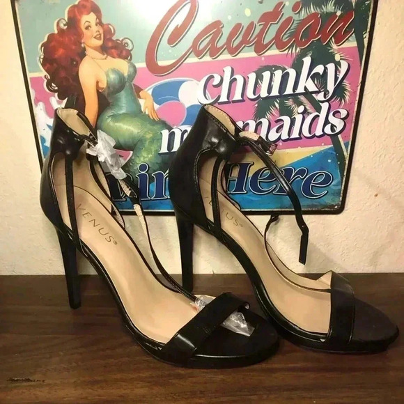 Black heels size 7 - Picture 3 of 15